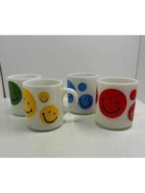 Complete Set of 4 Vintage Smiley Face Milk Glass Mugs Cups